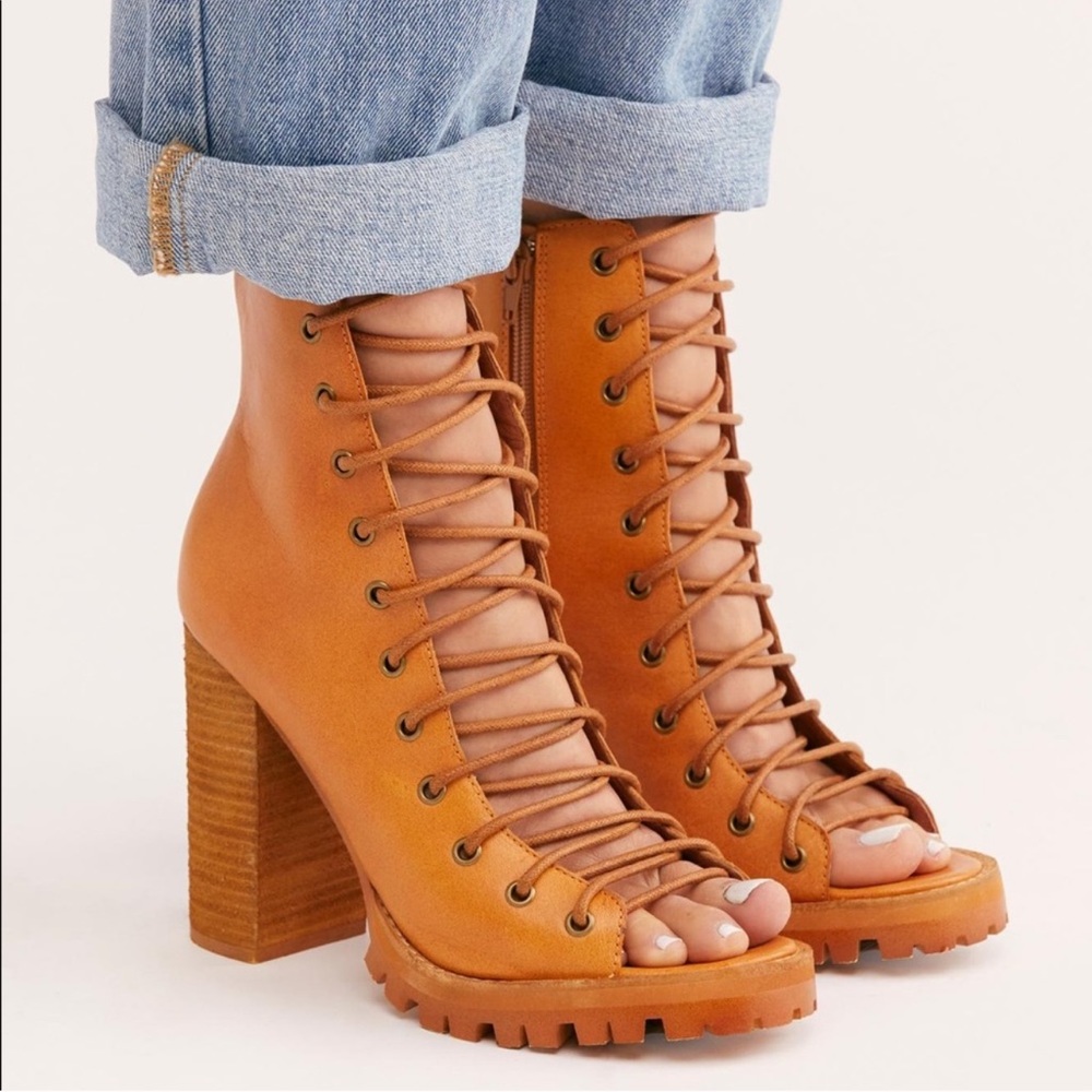 NWB Jeffrey Campbell Palermo Heels